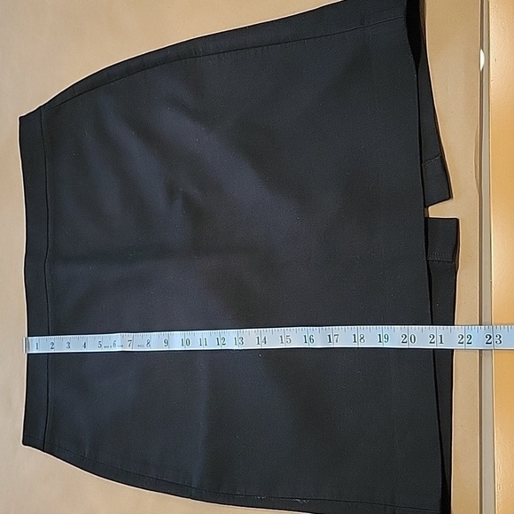 J. by J. Crew, Size 6 Black 100% Cotton Midi Skirt, Gently Used Condition - Picture 5 of 10